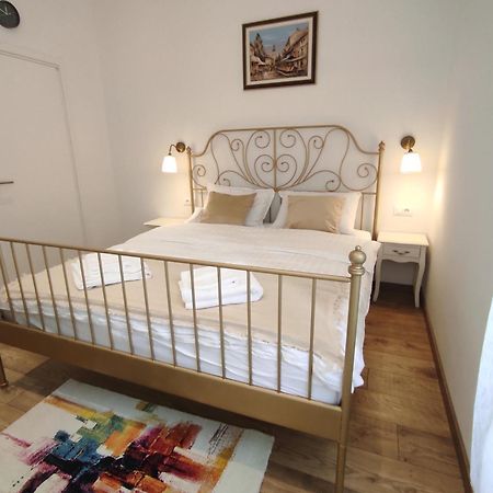 Papavero Rooms Pula Exteriér fotografie