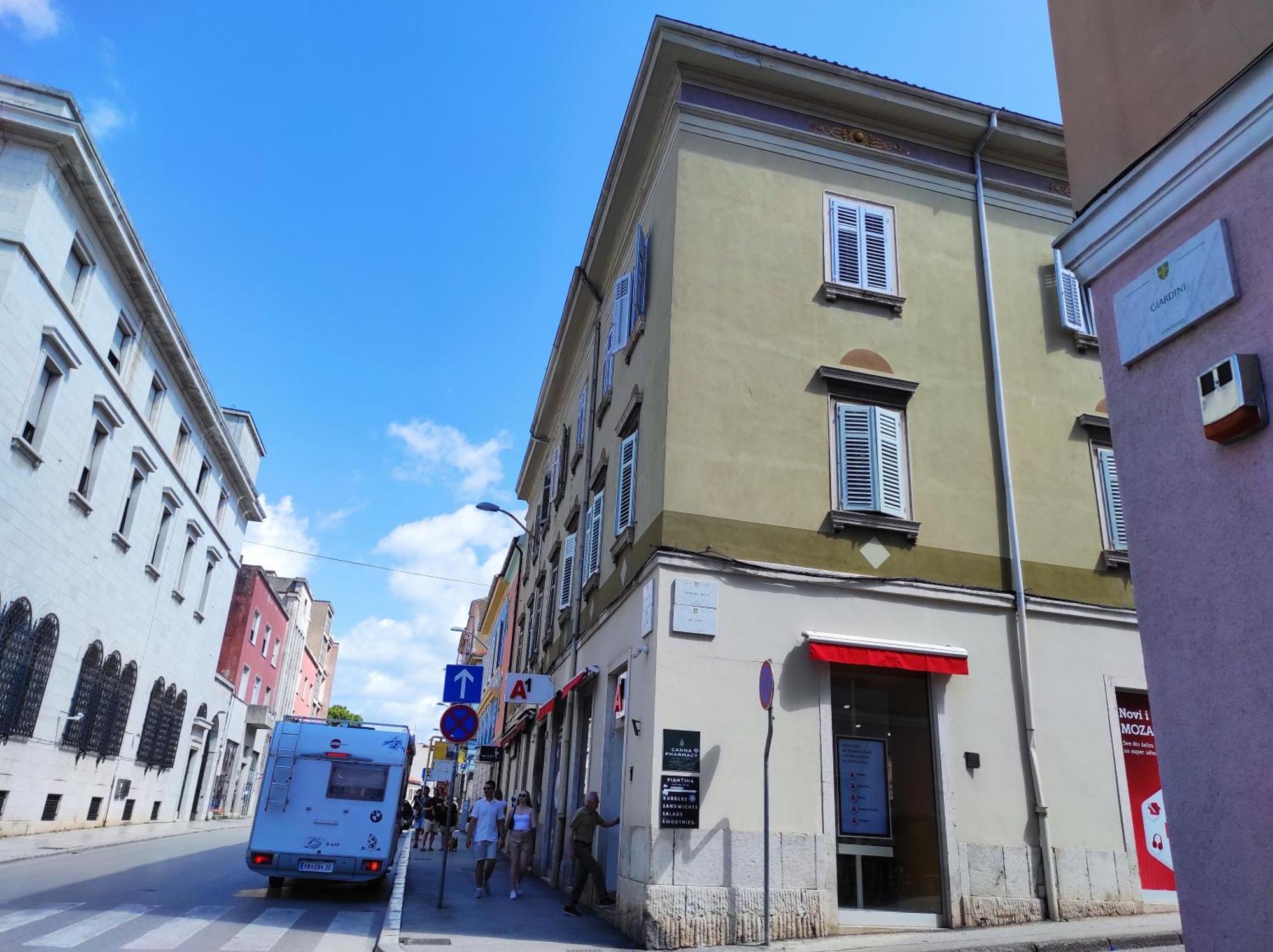 Papavero Rooms Pula Exteriér fotografie